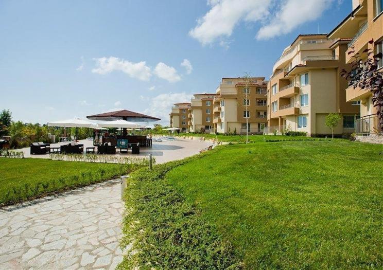 Аппартамент Pines Beach Resort Бяла Экстерьер фото